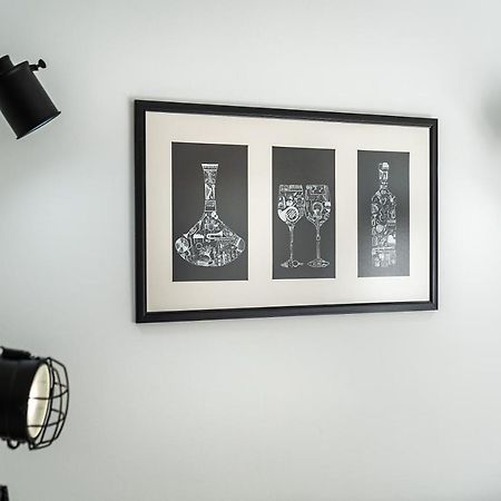 Jazz & Wine - Luxury Apartment By The Sea & Parking & Hbo & Netflix Varna Exterior photo