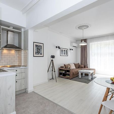 Jazz & Wine - Luxury Apartment By The Sea & Parking & Hbo & Netflix Varna Exterior photo