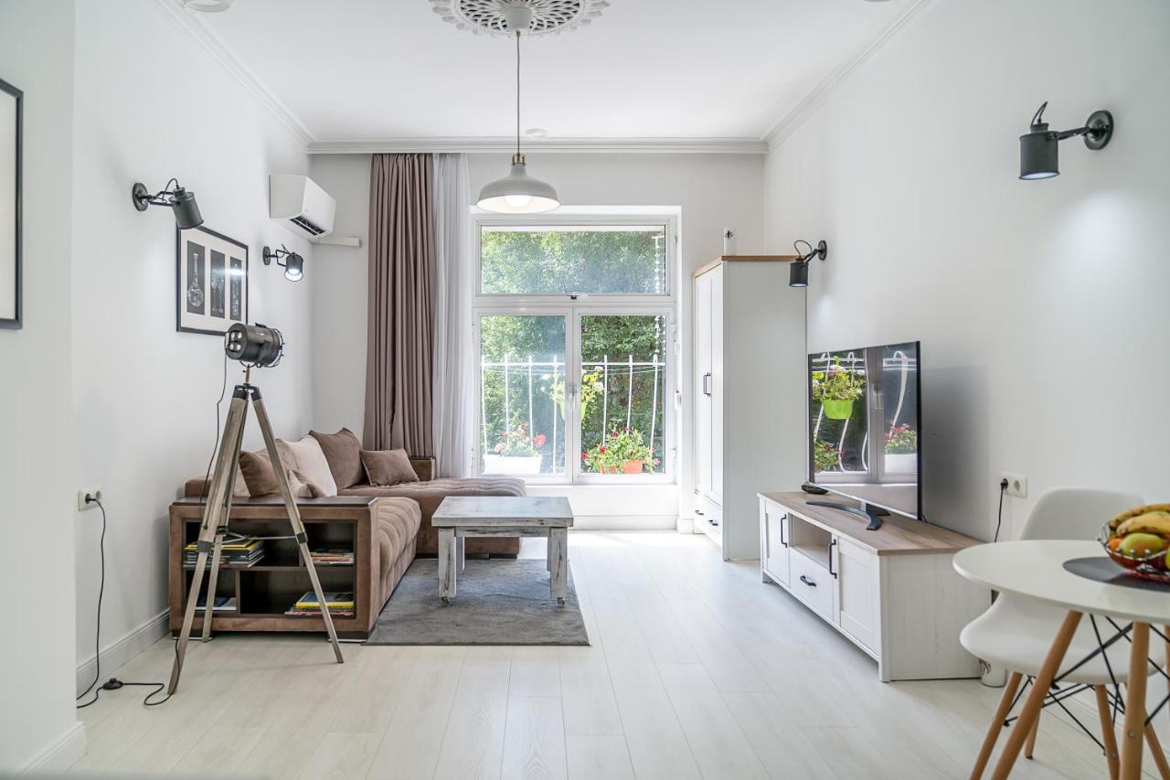 Jazz & Wine - Luxury Apartment By The Sea & Parking & Hbo & Netflix Varna Exterior photo