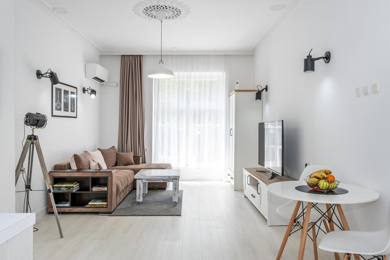 Jazz & Wine - Luxury Apartment By The Sea & Parking & Hbo & Netflix Varna Exterior photo