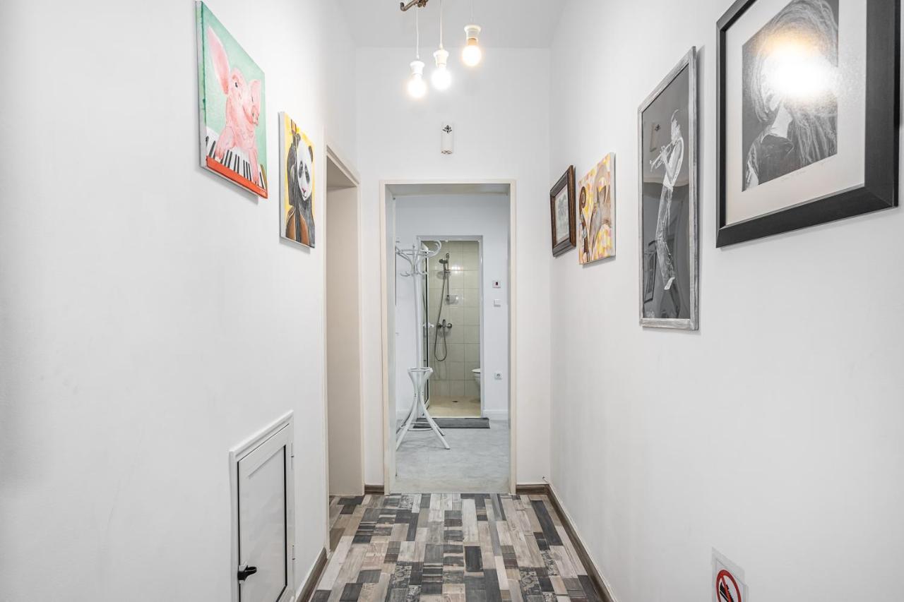 Jazz & Wine - Luxury Apartment By The Sea & Parking & Hbo & Netflix Varna Exterior photo
