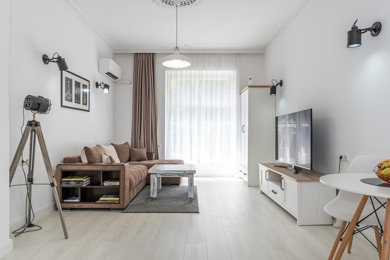 Jazz & Wine - Luxury Apartment By The Sea & Parking & Hbo & Netflix Varna Exterior photo
